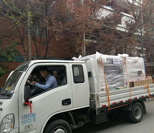 溫州客戶SMT設備專車送貨，貨到上門安裝調試